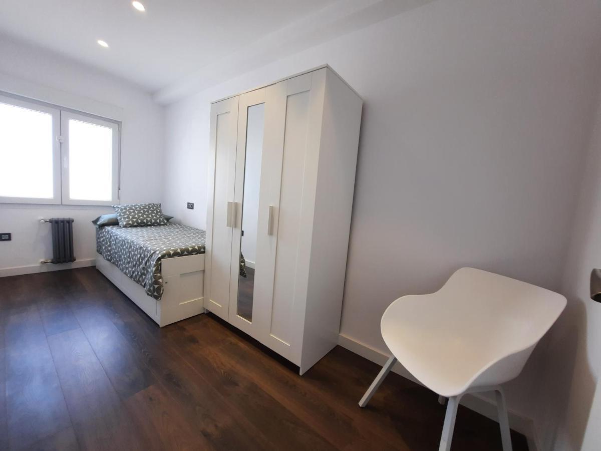 Apartamento Centro Gijon Con Wifi Gratis Y Parking Publico Proximo Incluido Eksteriør billede